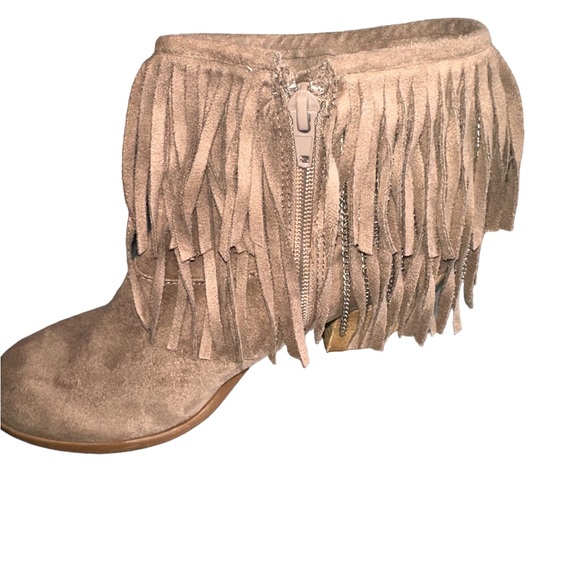 Not Rated size 7.5 suede fringe bootie with silver chain.NWT. stacked heel. - Picture 6 of 10